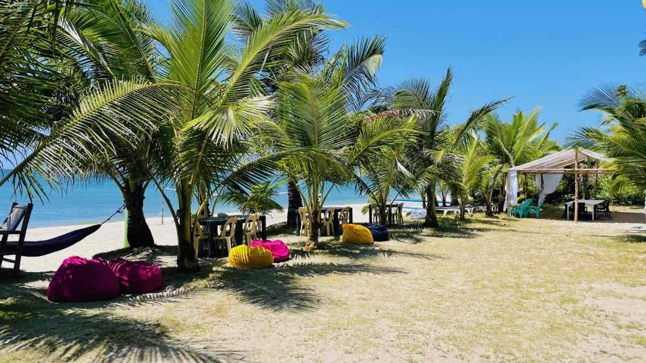 Footprints Beach Resort Agpudlos Eksteriør bilde