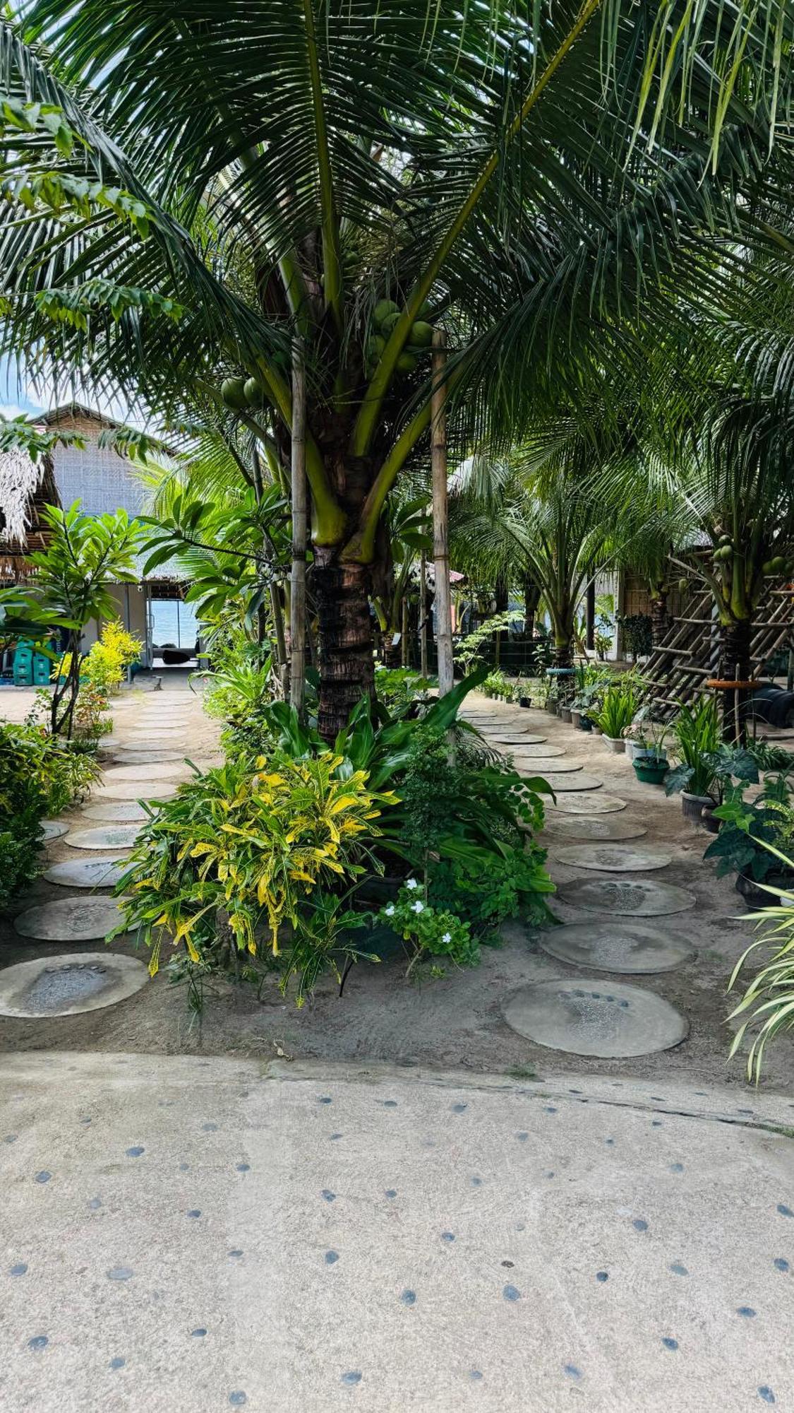 Footprints Beach Resort Agpudlos Eksteriør bilde
