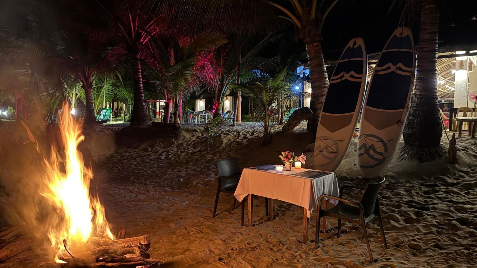 Footprints Beach Resort Agpudlos Eksteriør bilde