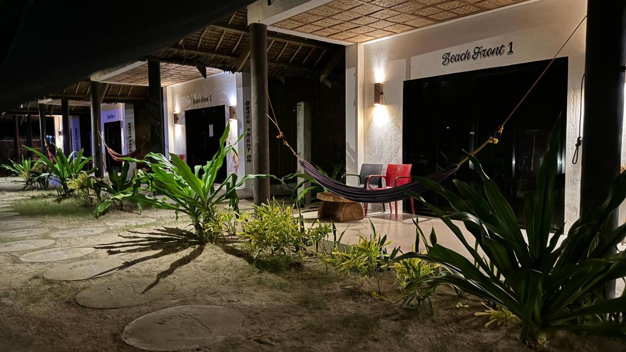 Footprints Beach Resort Agpudlos Eksteriør bilde